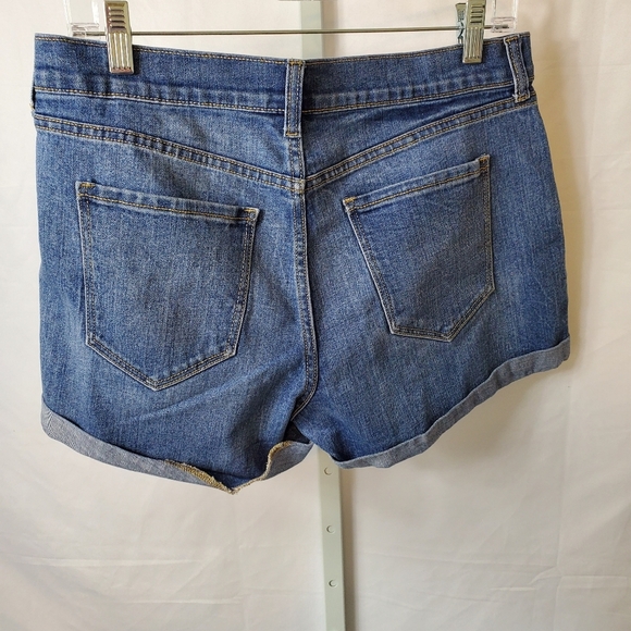 Old Navy shorts - Picture 2 of 4